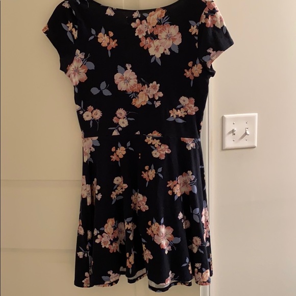 Hollister sundress - Picture 3 of 3